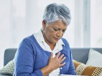 Experts warns of one very common heart attack sign most women ignore